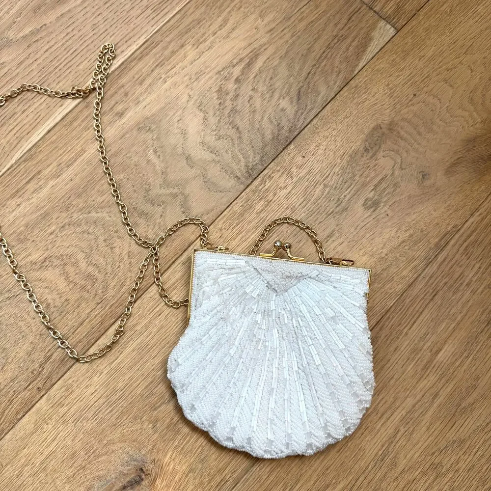 Vintage Lindsey Blake White Beaded Shell Kiss Lock Small Purse Evening Bag